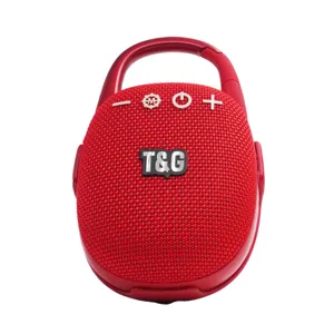 Tragbarer kabelloser Bluetooth Outdoor Lautsprecher in Rot mit Karabiner, kompakter Minibass Sound.