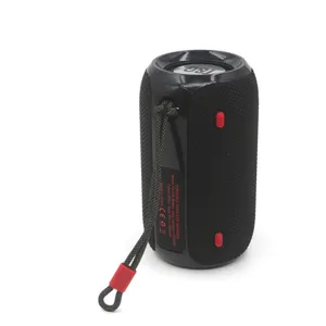 Tragbarer kabelloser Bluetooth Lautsprecher mit wasserdichtem Design und starkem Bass.