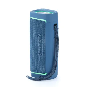 Tragbarer Outdoor Bluetooth Lautsprecher mit Stoffbezug und farbigem LED Licht für Musik.