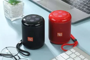 Tragbarer kleiner Bluetooth-Lautsprecher Outdoor kabelloser Subwoofer mit Lanyard in Schwarz.