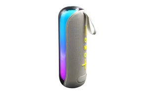 Détail de haut-parleur Bluetooth portable avec bande lumineuse LED colorée et tissu.