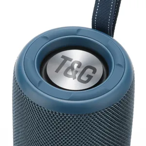 Tragbarer kabelloser Outdoor Bluetooth Lautsprecher mit starkem Bass und Zylinder-Design.
