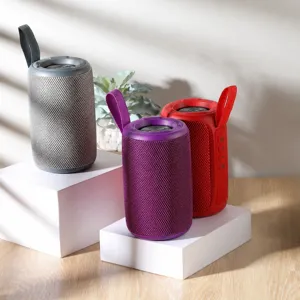 Tragbarer kabelloser Outdoor Bluetooth Lautsprecher mit Riemen, zylindrischer Mini Subwoofer.