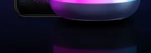 Altoparlante bluetooth wireless compatto con vivace illuminazione LED RGB e suono stereo profondo.