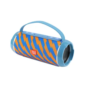 Tragbarer kabelloser Bluetooth-Lautsprecher Detailansicht, blau-oranges Mesh-Design mit Griff.