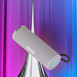 Tragbarer kabelloser Bluetooth-Lautsprecher mit Umgebungslicht, starkem Bass und Griff.