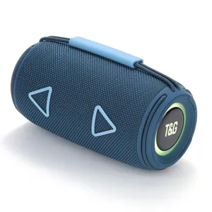 Tragbarer Outdoor Bluetooth Lautsprecher mit RGB Beleuchtung und tiefem Bass in Dunkelblau.