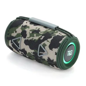 Tragbarer kabelloser Bluetooth-Lautsprecher mit Tarnmuster und RGB-Beleuchtungseffekt.