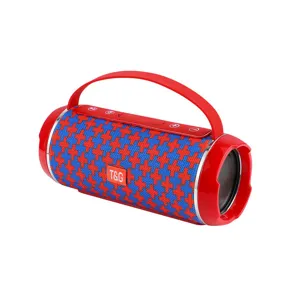 Tragbarer kabelloser Bluetooth-Lautsprecher Detailansicht mit rotem und blauem Netz.
