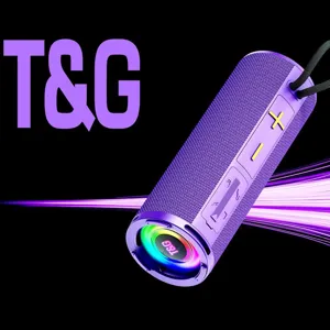 Altoparlante Bluetooth wireless portatile con luce ambientale RGB e bassi potenti.