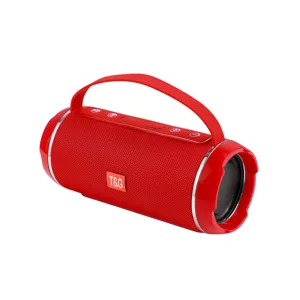 Roter tragbarer kabelloser Bluetooth-Lautsprecher mit Griff, wasserdichter Sound.