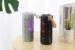 Altoparlante Bluetooth portatile da esterno con luci LED colorate e bassi profondi e potenti.