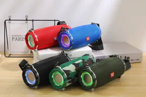 Tragbarer kabelloser Bluetooth-Lautsprecher mit bunten LED-Lichtern und starkem Bass.
