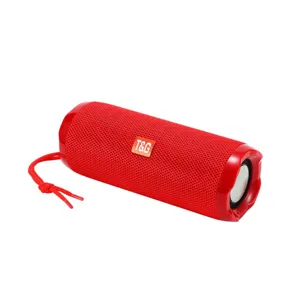 Tragbarer kabelloser Bluetooth-Lautsprecher mit Stoffnetz und rotem Gehäusedetail.
