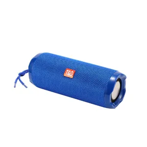 Tragbarer kabelloser Bluetooth-Lautsprecher mit Stoffnetz und Trageband in Blau.