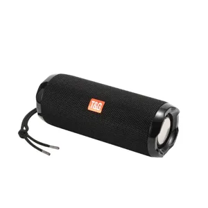 Tragbarer kabelloser Bluetooth-Lautsprecher mit Stoff-Wasserdichtem Design und starkem Bass.