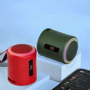 Tragbarer kabelloser Bluetooth-Lautsprecher mit lebendigem LED-Lichtring und sattem Bass.