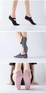 Chaussettes de yoga antidérapantes à brides croisées, pointe ronde, idéales pour le fitness.