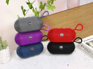 Mini altoparlante Bluetooth wireless portatile con suono TWS, comodo laccetto e bassi profondi.