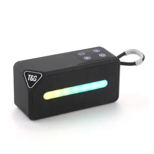 Tragbarer Mini Bluetooth Lautsprecher mit bunten LED Lichtern, TWS Sound und praktischer Schlaufe.