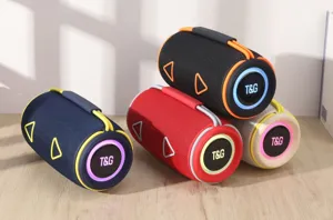 Tragbarer kabelloser Bluetooth-Lautsprecher mit RGB-Beleuchtung und starkem Bass.