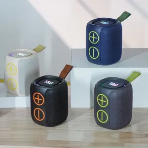 Mini altoparlante Bluetooth portatile con funzione TWS, bassi potenti e bel design.