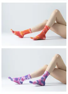 Tie-dye yoga five-toe socks for women, mid-tube non-slip pilates socks with grip dots.