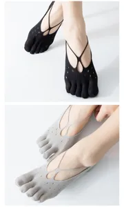 Detailaufnahme der Sommer Mesh Fünf-Finger-Socken mit atmungsaktivem hohlem Riemen.