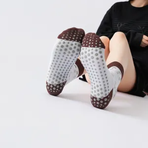 Non-slip yoga socks for women, cute grip pilates socks with dots, cotton floor socks for winter.