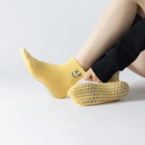 Women Non Slip Yoga Socks Breathable Sweat Absorbent Pilates Fitness Short Socks Cotton Athletic Socks