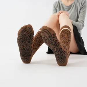 Damen Leo Streifen Antirutsch Yoga Socken lange Pilates Fitness Socken atmungsaktiv