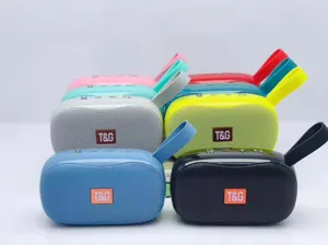 Tragbarer kleiner kabelloser Bluetooth-Lautsprecher mit buntem Design und praktischem Trageriemen.