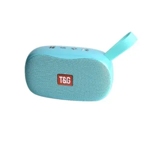Tragbarer kleiner kabelloser Bluetooth-Lautsprecher mit Trageband für den Outdoor-Bereich.