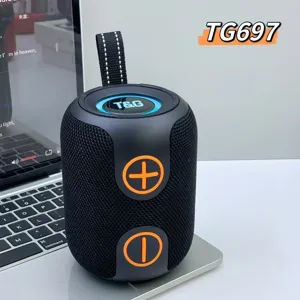 Enceinte Bluetooth sans fil portable avec sangle, basses profondes et lumières LED.