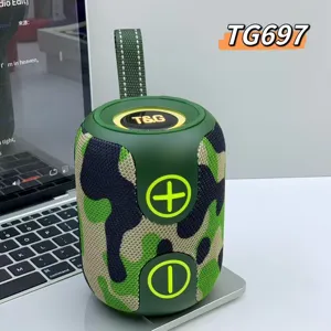 Haut-parleur Bluetooth sans fil portable avec design camouflage et son de basse puissant et profond.
