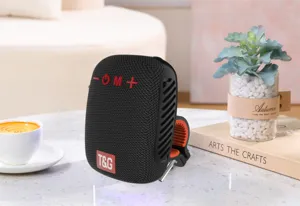 Altoparlante bluetooth portatile da esterno con staffa di montaggio e bassi per ciclismo.