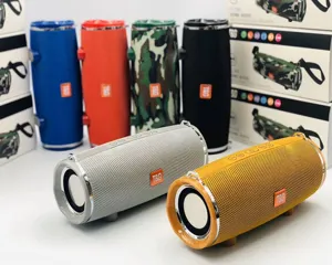 Altoparlante bluetooth portatile impermeabile da esterno con doppia membrana e bassi potenti.