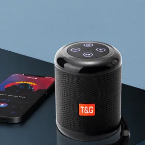 Altavoz Bluetooth inalámbrico portátil con graves profundos, diseño impermeable y USB.