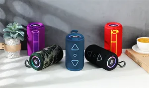 Altoparlante Bluetooth portatile con luci RGB e bassi profondi. Ottimo per sport all'aperto.