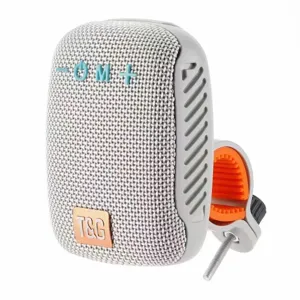 Altoparlante Bluetooth wireless portatile per bici all'aperto vista dettagliata con staffa.