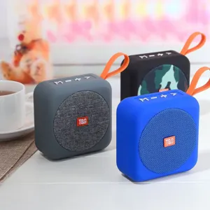 Altoparlante Bluetooth wireless portatile con bassi ricchi, mini audio da esterno.