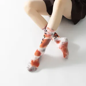 Tie-dye long yoga socks for women, breathable non-slip pilates dance socks with grip dots.