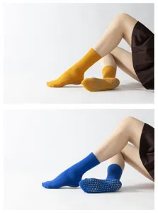 Non-slip yoga socks pilates grip socks breathable athletic mid-calf activewear for women
