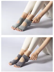 Non-slip yoga socks for women, breathable five-toe pilates socks for fitness and workout.