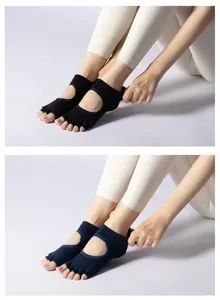 Women's non-slip five-toe yoga socks for pilates, breathable open-back athletic split-toe socks.