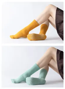 Non-slip yoga socks for women, breathable ribbed pilates socks with grip dots for gym workout.