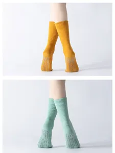 Women non-slip yoga pilates socks, thick terry mid-calf warm socks for fitness sports.