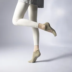 Non-slip yoga pilates five finger toe socks for women, breathable athletic active socks