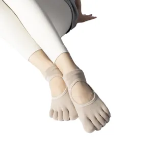Women five-toe yoga socks, professional anti-slip pilates socks for summer sports and training.