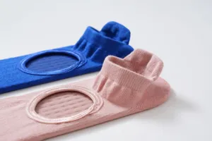 Chaussettes de yoga antidérapantes pour femmes, parfaites pour le fitness et le pilates.